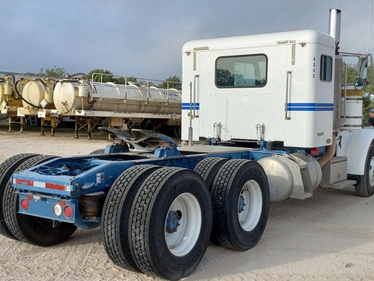 2008-peterbilt-367-image-5