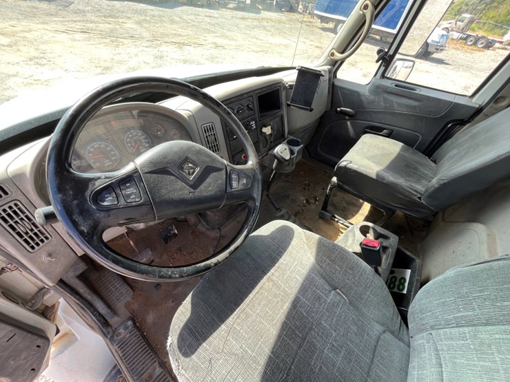 2010-international-durastar-4300-image-20