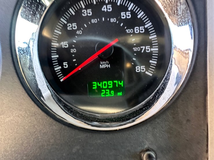2022-kenworth-w900-image-9