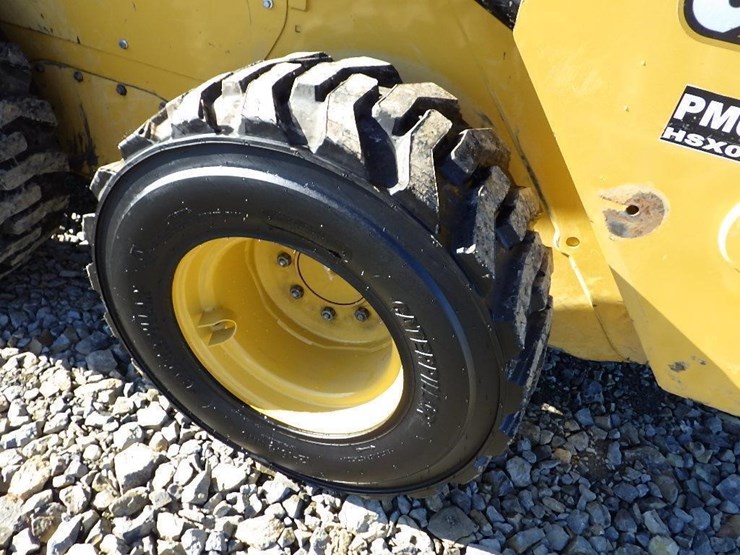 2023-caterpillar-242d3-image-31