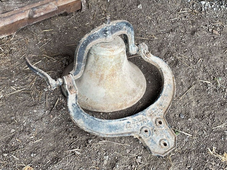 crystal-metal-bell-image-9