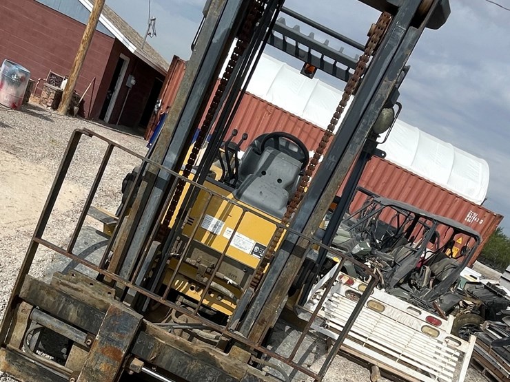 #1002-•-2015-cat-forklift-(offsite-in-la-union,-nm)-image-8