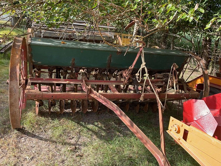 oliver-8ft-grain-drill-image-9