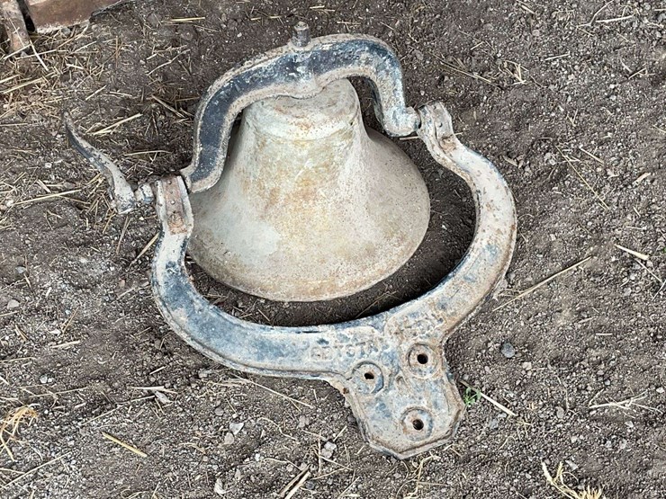 crystal-metal-bell-image-1