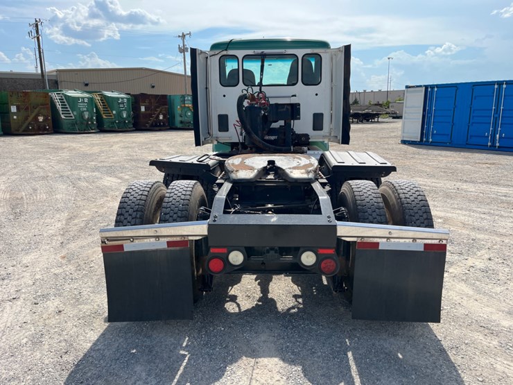 2016-peterbilt-579-image-6