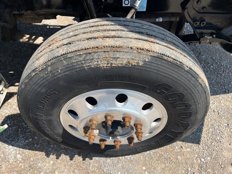 2018-kenworth-t880-image-14