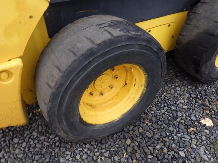 2013-new-holland-l220-image-27