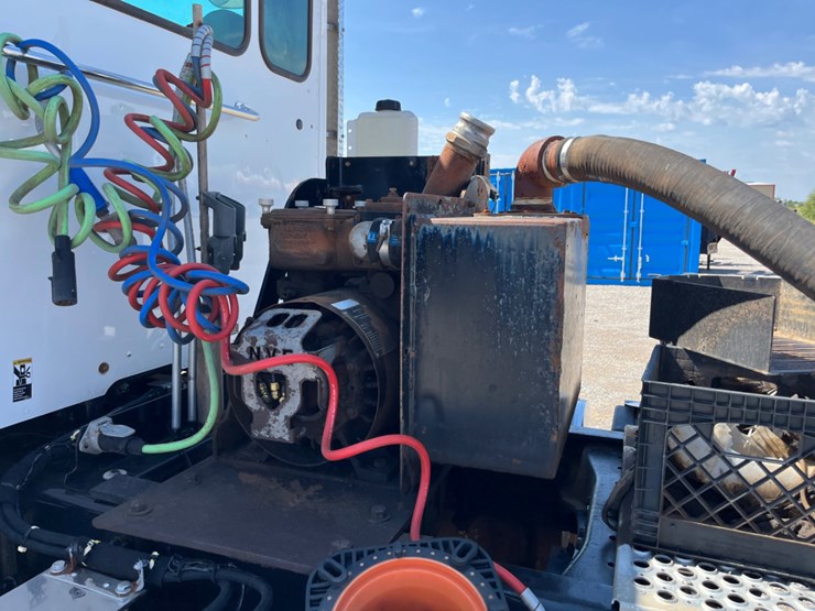 2018-kenworth-t800-image-18
