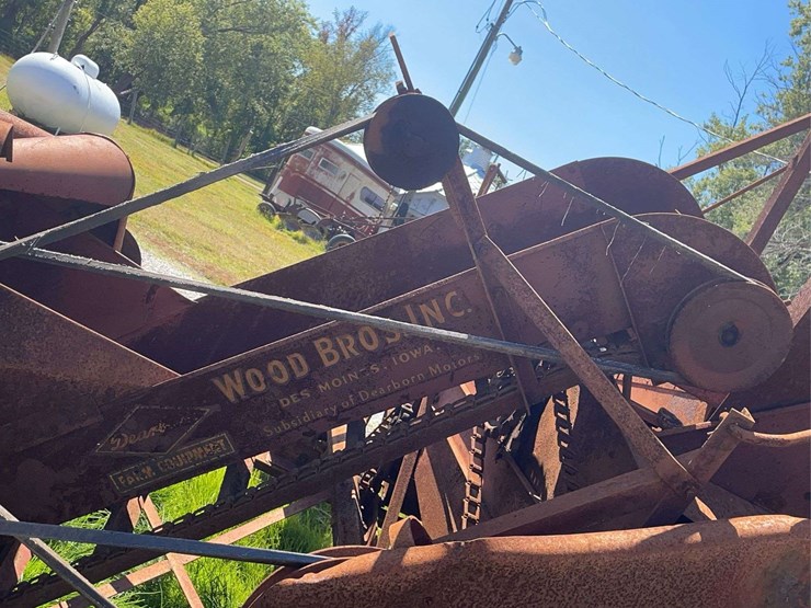 dearborn-1-row-corn-picker-image-23