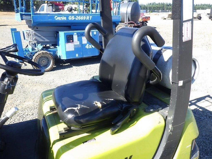 clark-cmp15-forklift-image-15