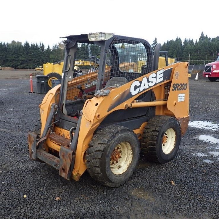 2011 CASE SR200