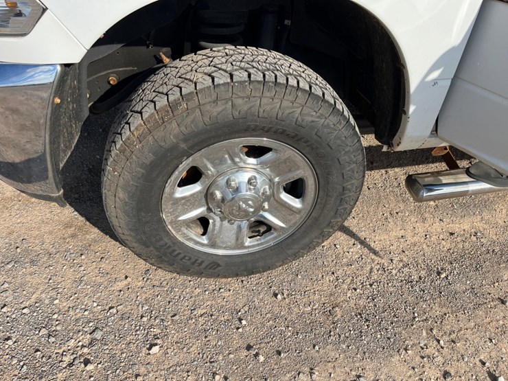 2018-ram-2500-service-truck-(inoperable)-image-13