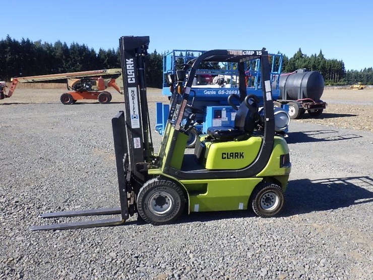 clark-cmp15-forklift-image-6