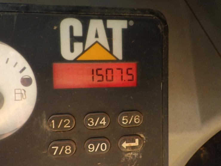 2017-caterpillar-239d-image-28