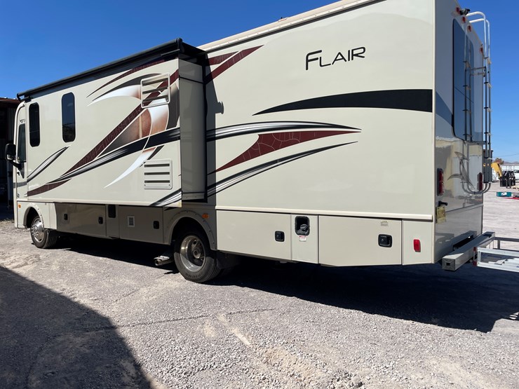 #401-•-2017-fleetwood-flair-ford-(has-nm-title)-image-6