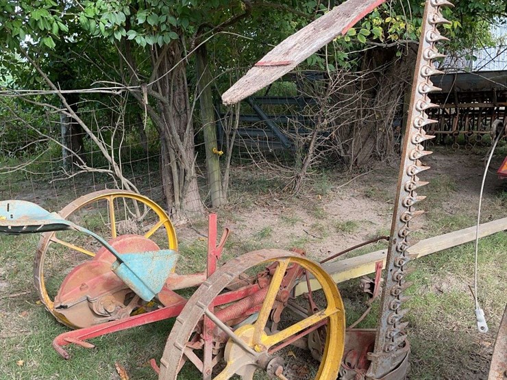 oliver-horse-drawn-sickle-mower-image-10
