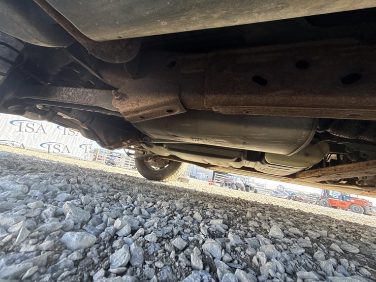 2015-chevrolet-tahoe-image-32