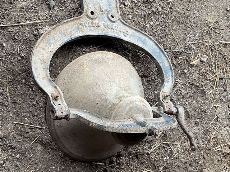 crystal-metal-bell-image-4