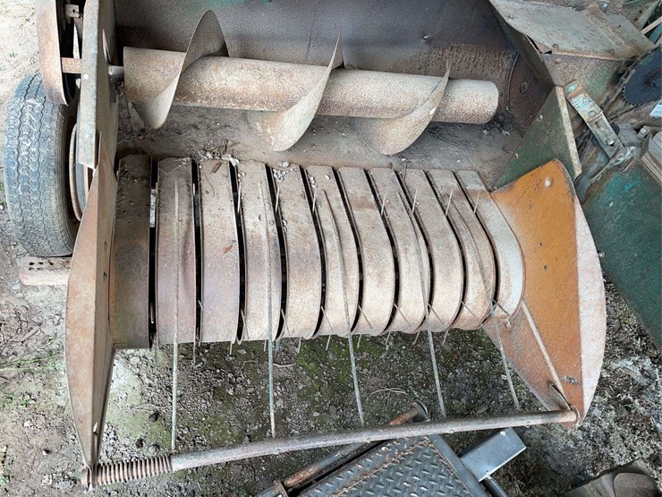 oliver-60-square-baler-image-30