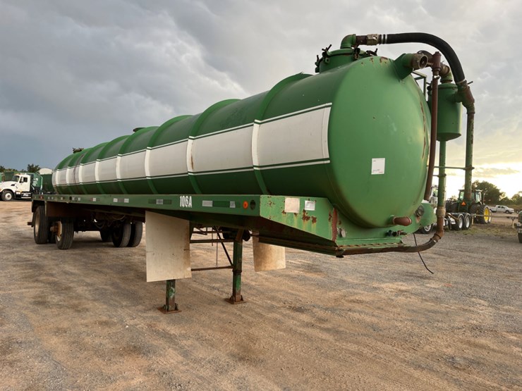 2012-chandler-130-bbl-steel-vacuum-trailer-image-3
