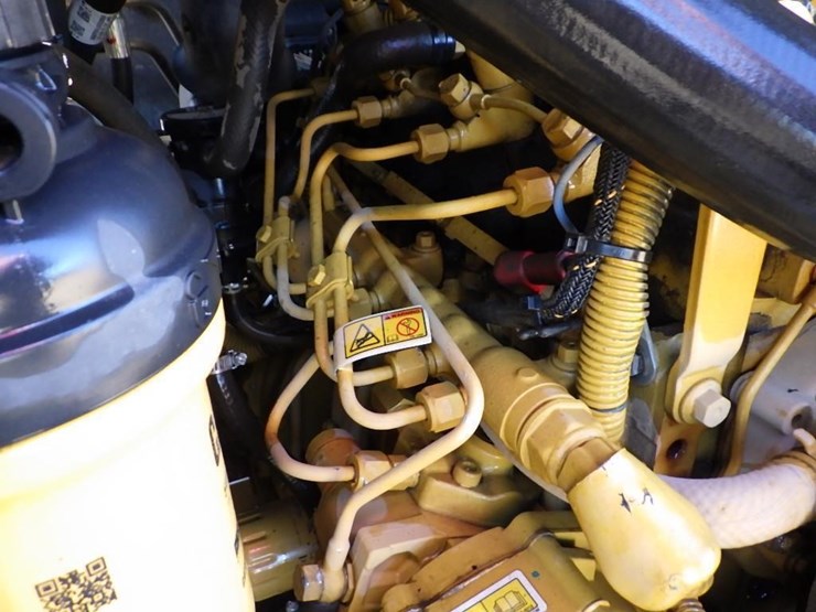2019-caterpillar-239d3-image-17