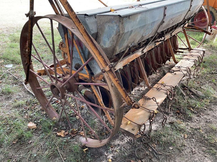 minneapolis-moline-8ft-grain-drill-image-6