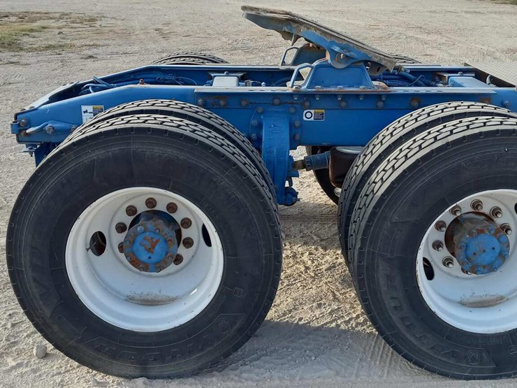 2008-peterbilt-367-image-15