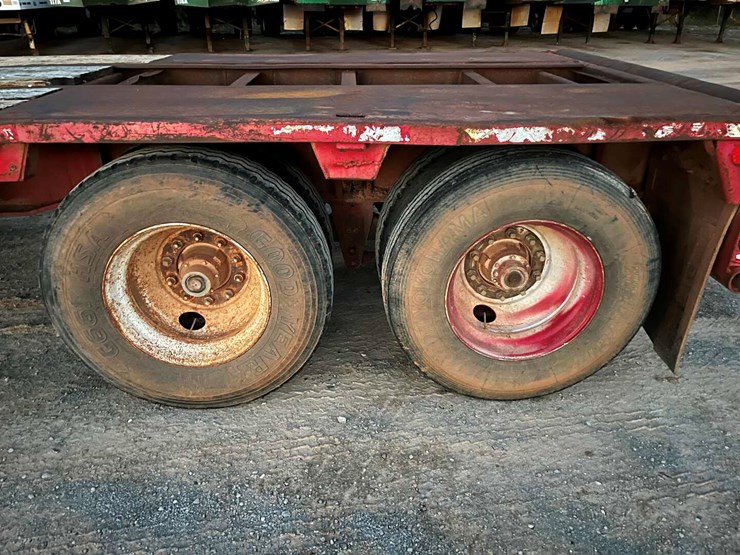 1981-aztec-skinny-neck-31-foot-flatbed-image-9