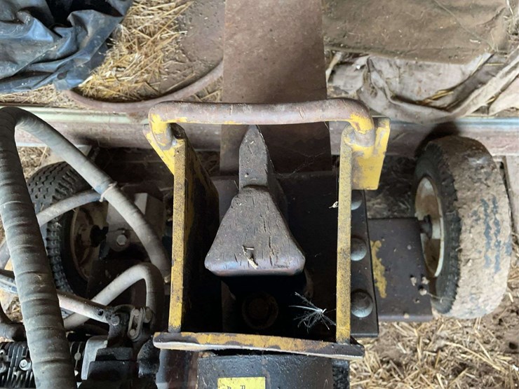 log-splitter-image-9