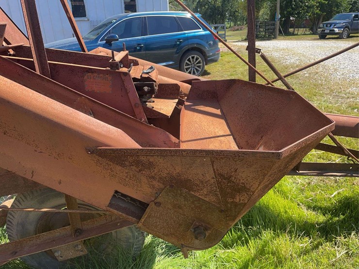dearborn-1-row-corn-picker-image-34