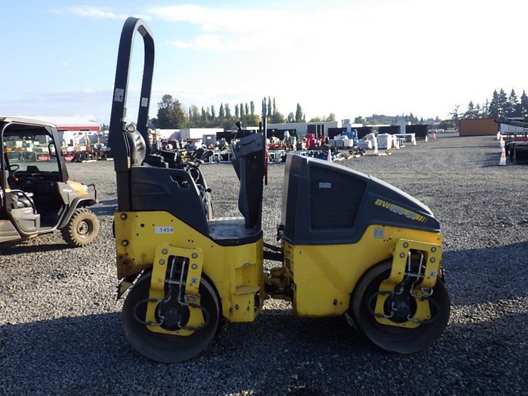 bomag-bw120sl-tandem-smooth-drum-roller-image-4