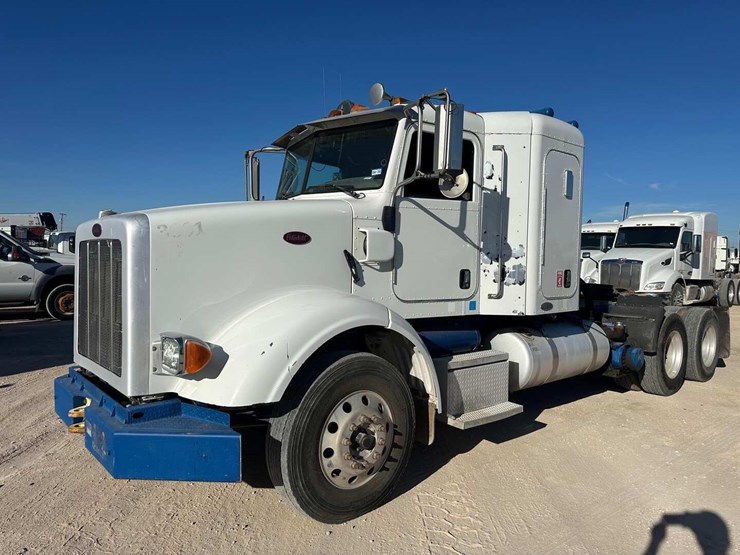 2009-peterbilt-365-image-1