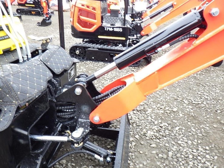 2025-tpm-18bs-hydraulic-excavator-image-11