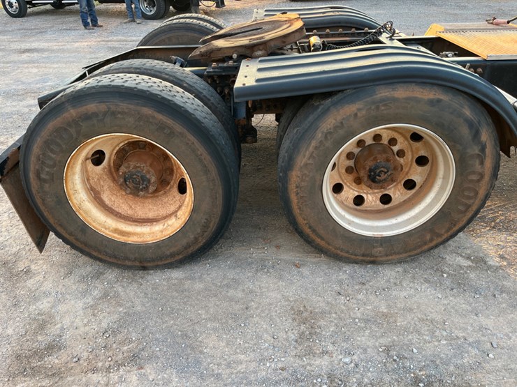 2018-mack-chu613-daycab-(inoperable)-image-15