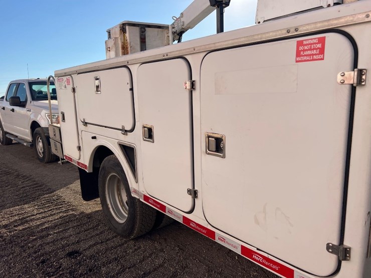 2017-ford-f350-xl-image-10