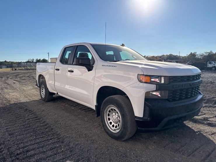 2020-chevrolet-silverado-image-4