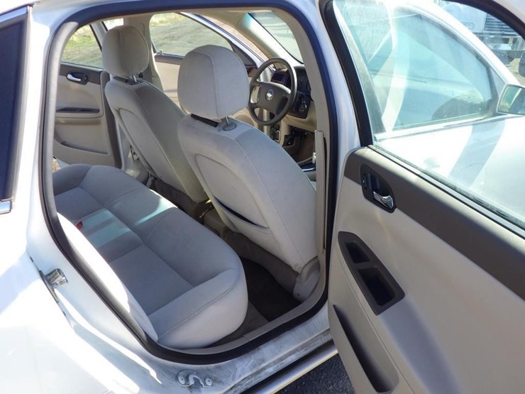 2008-chevrolet-impala-sedan-image-8
