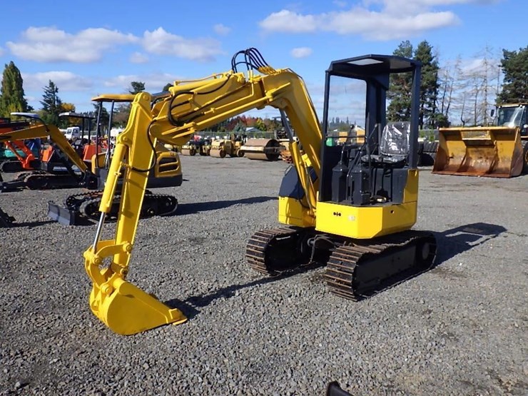 komatsu-pc28uu-image-1