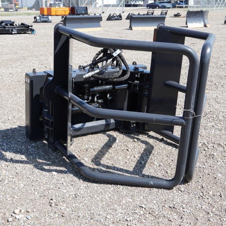 #1416 • New Skid Steer Wolverine Bale Squeeze Hydraulic Adjustable Attachment