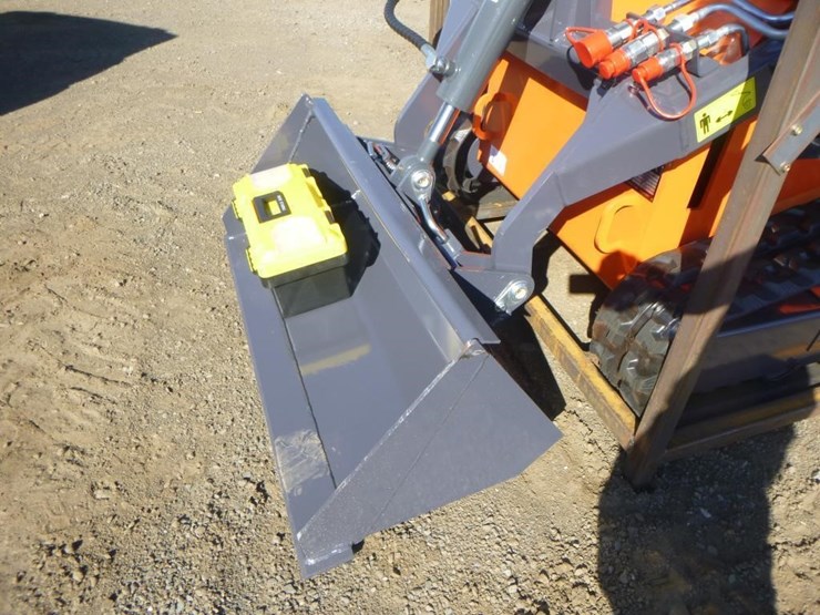 tpm-t460-skid-steer-track-loader-image-7
