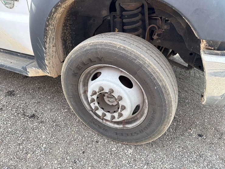 2016-ford-f550-xl-image-11