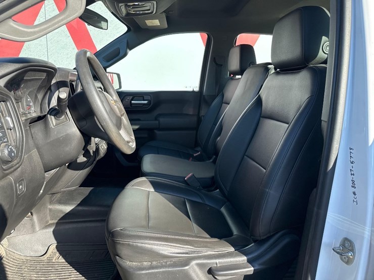2020-chevrolet-silverado-image-22