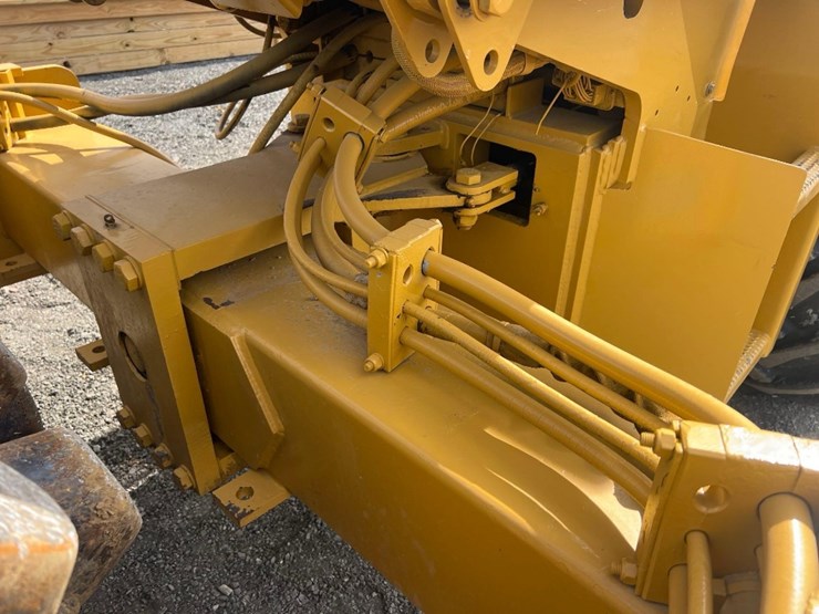 caterpillar-cp-433c-image-12