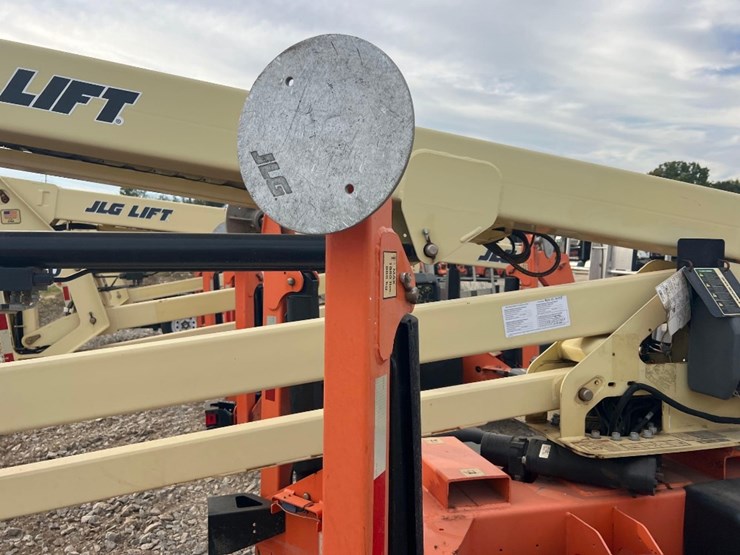 2016-jlg-t350-image-17