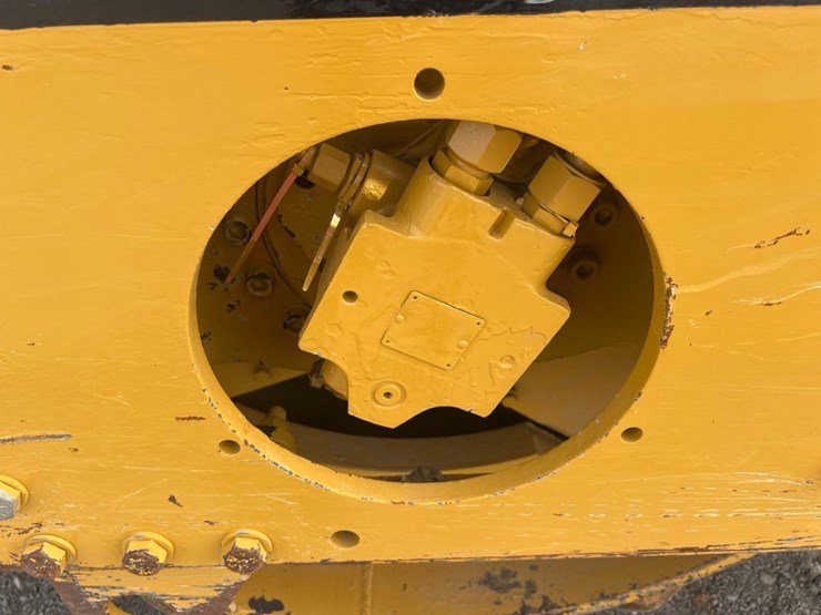 caterpillar-cp-433c-image-10