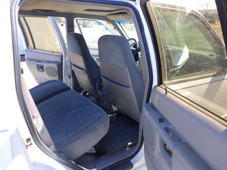 1996-ford-explorer-image-8