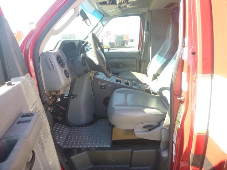 2017-ford-e350-image-9