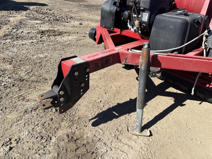 2011-toro-rake-o-val-0750-debris-vacuum-image-6