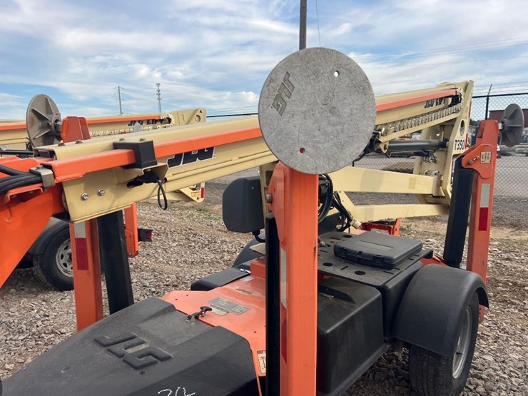 2016-jlg-t350-image-10