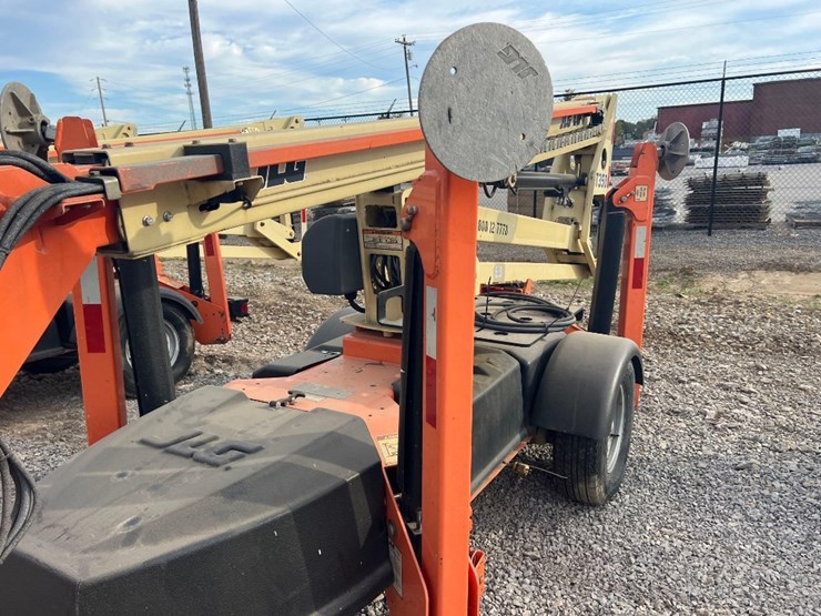 2016-jlg-t350-image-11